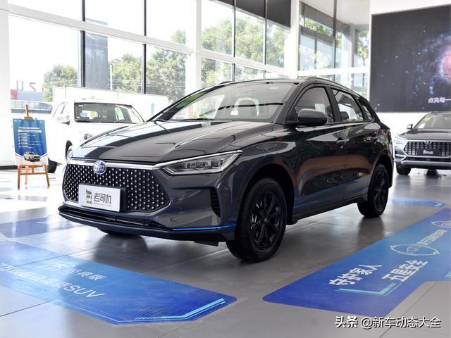 空间满足一家人的代步小车，养车成本比汽油车还低，实拍比亚迪e2
