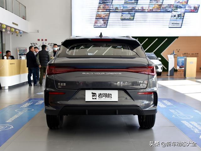 空间满足一家人的代步小车，养车成本比汽油车还低，实拍比亚迪e2