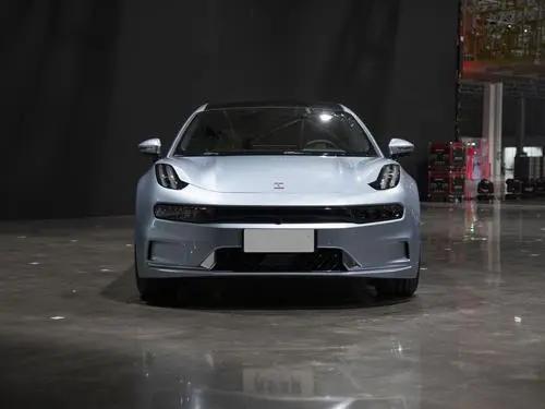 极氪001，零百加速3.8S，顶配续航700km，无边框车门