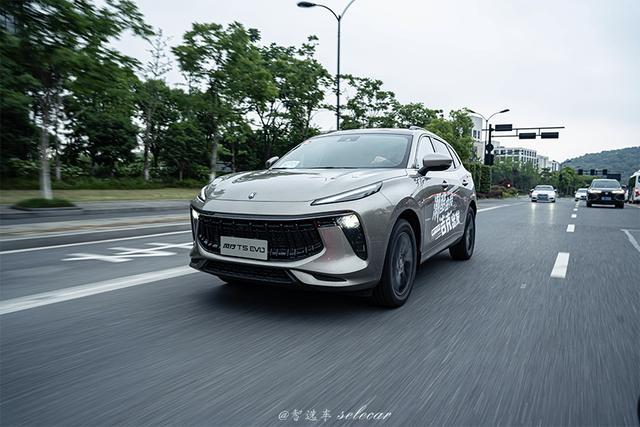 外观像玛莎？动力胜过思域？这台“EVO”到底是什么来头