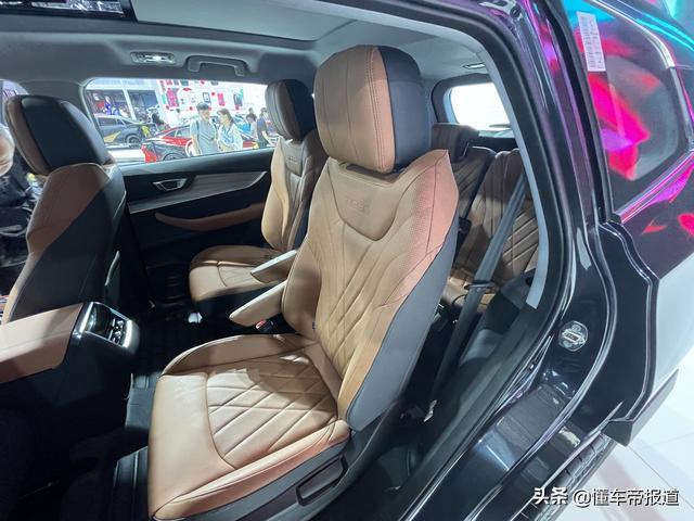 新车｜十几万就能买到6座SUV！奇瑞瑞虎8 PLUS6座版正式上市