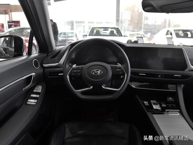 这个外观能接受吗？实惠的大空间中级车，实拍现代索纳塔