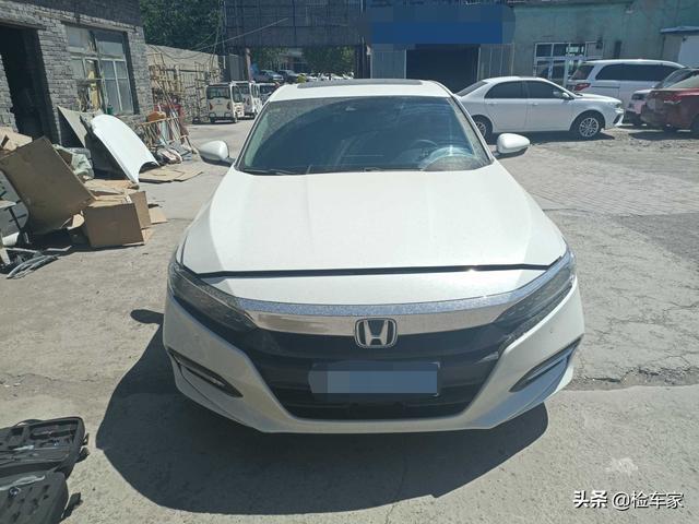 才开两年就掉价10万，本田雅阁不保值了？网友：连续两年销量第一