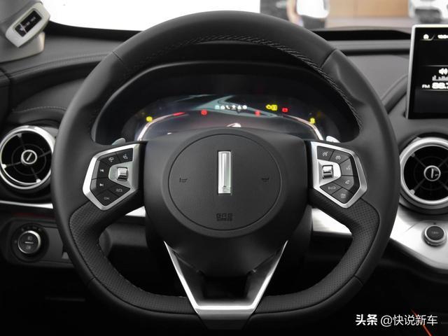 四出排气高颜值，大空间自动挡高端SUV，带你看WEY VV7