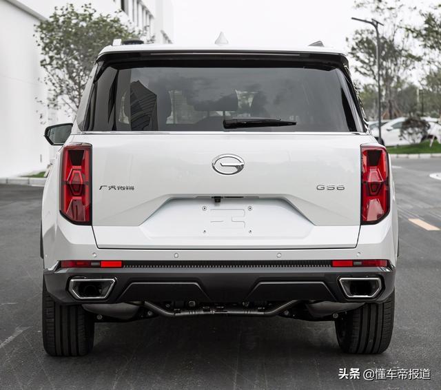 新车 | 换“机甲”前脸！全新广汽传祺GS8实车曝光，轴距大幅加长