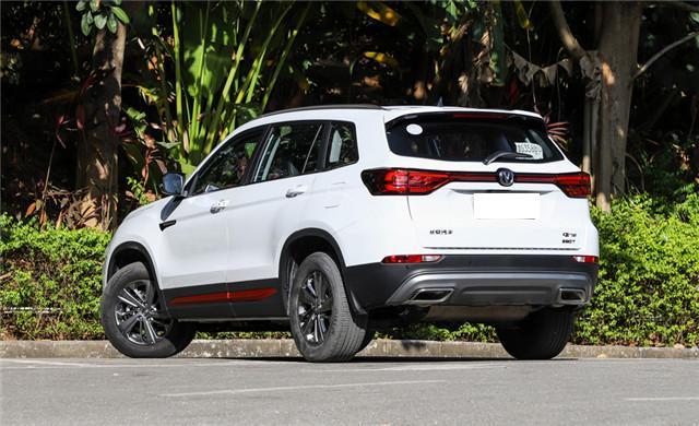 三款价格实惠的国产SUV，空间宽敞、配置齐全，作为家用很不错