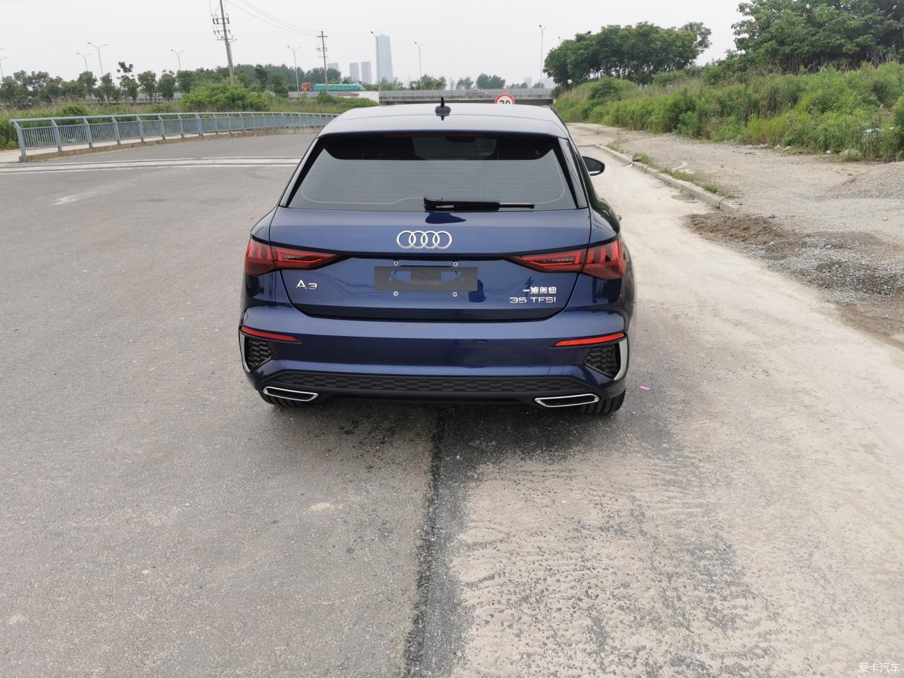 纳瓦拉提车作业n奥迪a3sportback两厢纳瓦拉蓝非常规靓色提车n