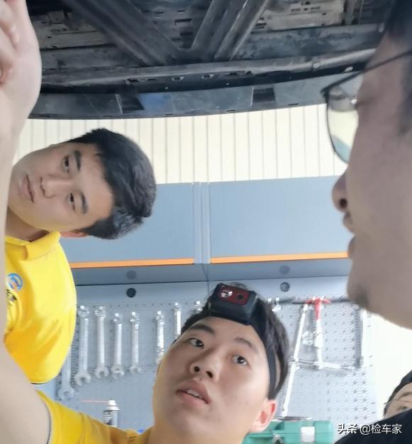 花12万买辆7年的敞篷宝马4系，买家挺开心：这车当年卖70万