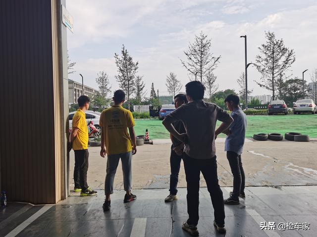花12万买辆7年的敞篷宝马4系，买家挺开心：这车当年卖70万