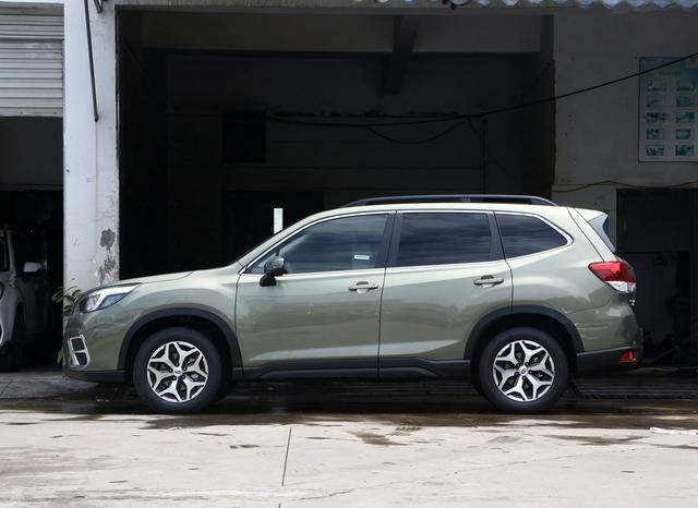 20万买家用兼顾越野的SUV？这2款推荐给你，四驱强悍且省油