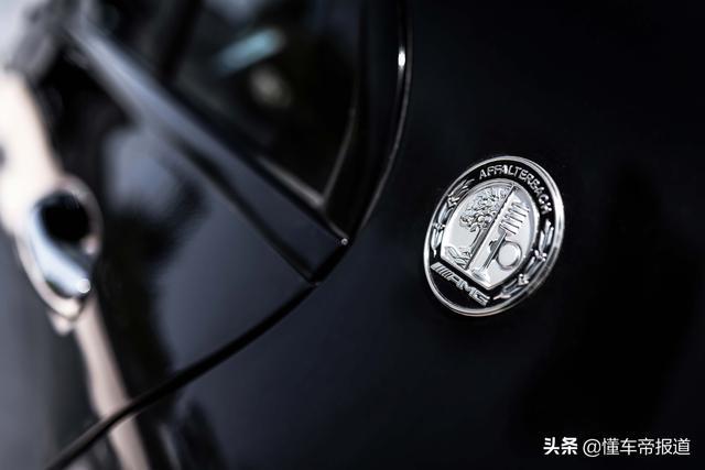 新车｜外观内饰更具运动气质 梅赛德斯-AMG C 63暗夜特别版上市