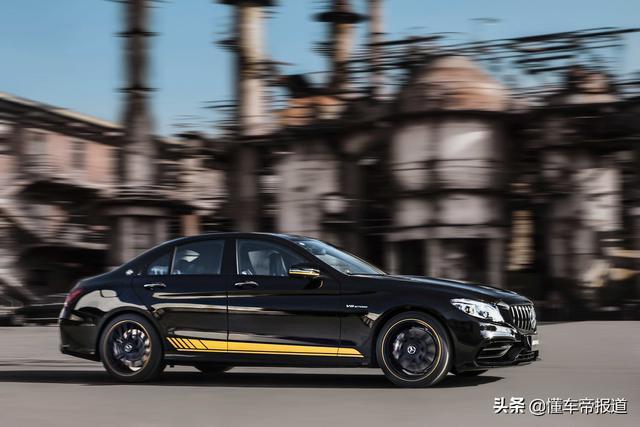 新车｜外观内饰更具运动气质 梅赛德斯-AMG C 63暗夜特别版上市