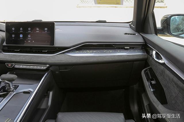 吉利星瑞时空版上市，外形动感炫酷，可惜只限量1000台