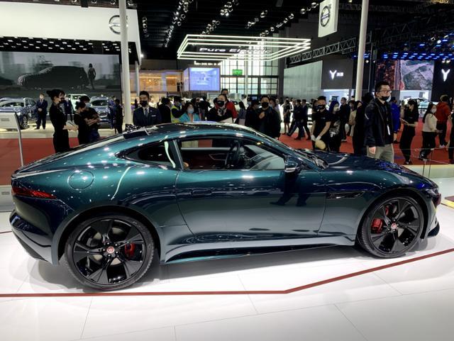 豪华跑车捷豹F-TYPE，搭载3.0T还有四驱系统