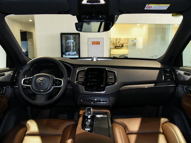 动力不输大V6，豪华品牌旗舰SUV价格公道，带你看沃尔沃XC90