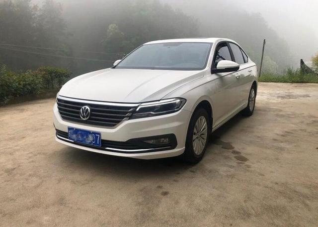 开惯了朗逸，再开朋友的伊兰特，终于发现大众和现代的差距