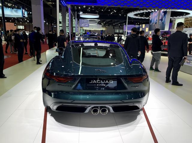 豪华跑车捷豹F-TYPE，搭载3.0T还有四驱系统