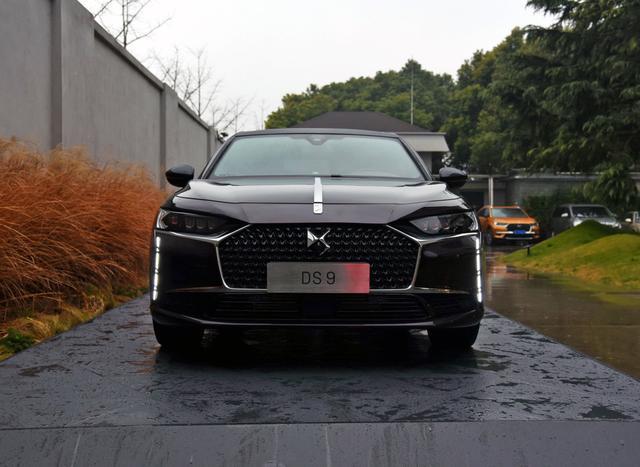 法系豪车DS9，长4米9多比5系时尚，起步215马力仅25万