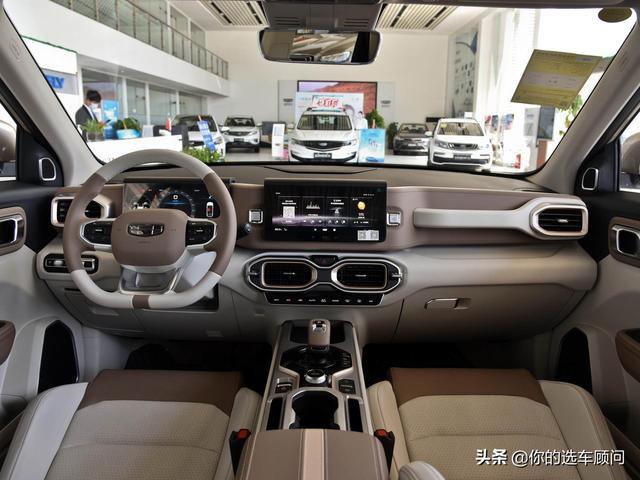 定位更高价格亲民，6.3L油耗92号汽油，带你看吉利ICON