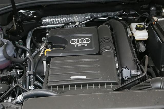 25万起步豪华紧凑SUV，奥迪Q3和沃尔沃XC40谁更精致？