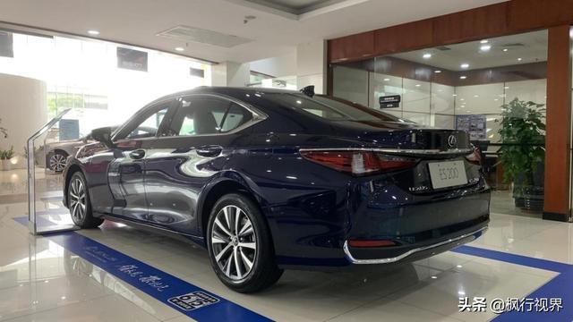 30多万选什么车？雷克萨斯ES200感受如何？