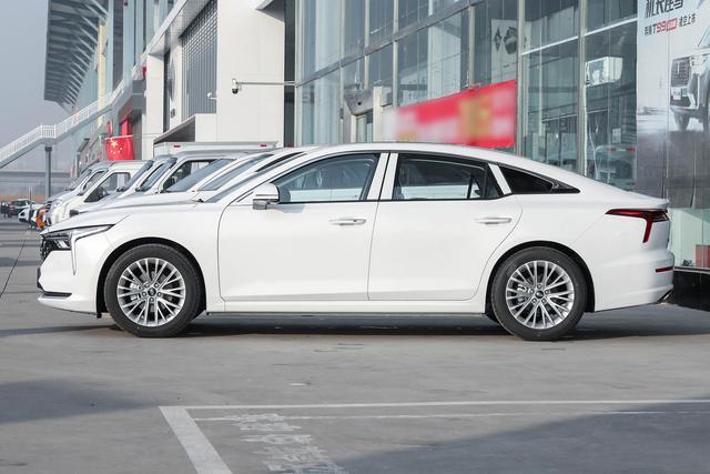 2021款奔腾B70，外观大气，中型车，自动挡10.59万起