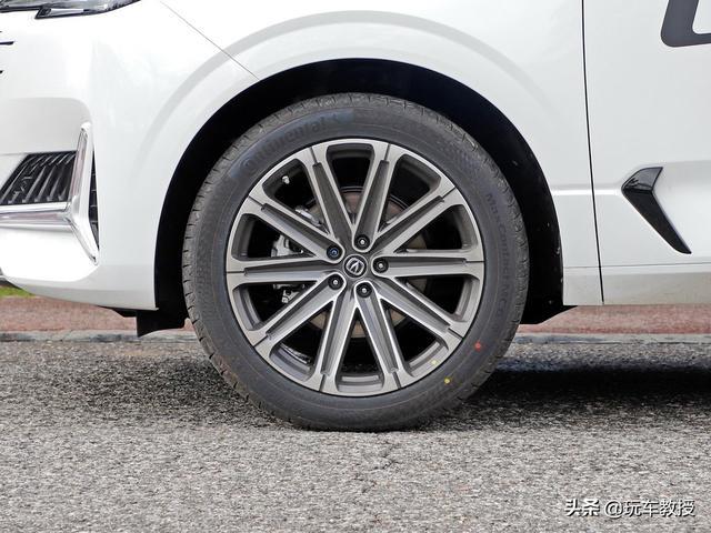 比汉兰达还大！长安UNI-K15.39万起，怎么选？