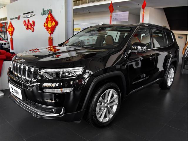 合资中型SUV新选择，2.0T+9AT推荐上四驱，实拍Jeep大指挥官