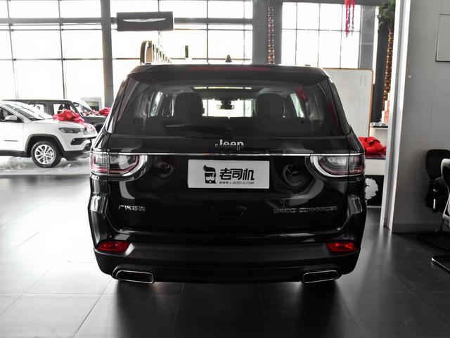 合资中型SUV新选择，2.0T+9AT推荐上四驱，实拍Jeep大指挥官