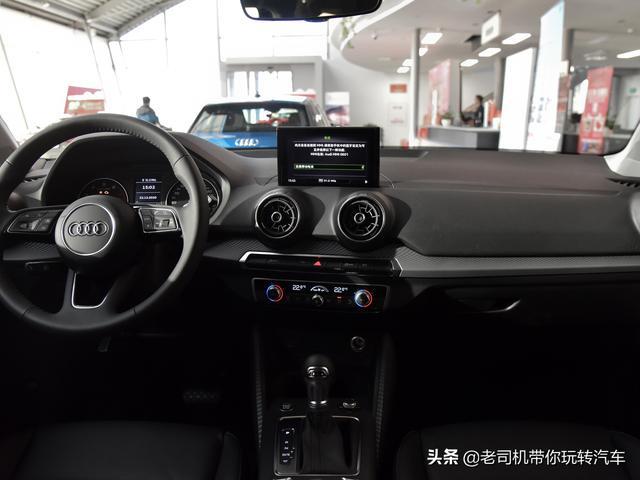 豪华入门价格低廉，品质不低油耗6.1L的豪华品牌SUV，实拍奥迪Q2L