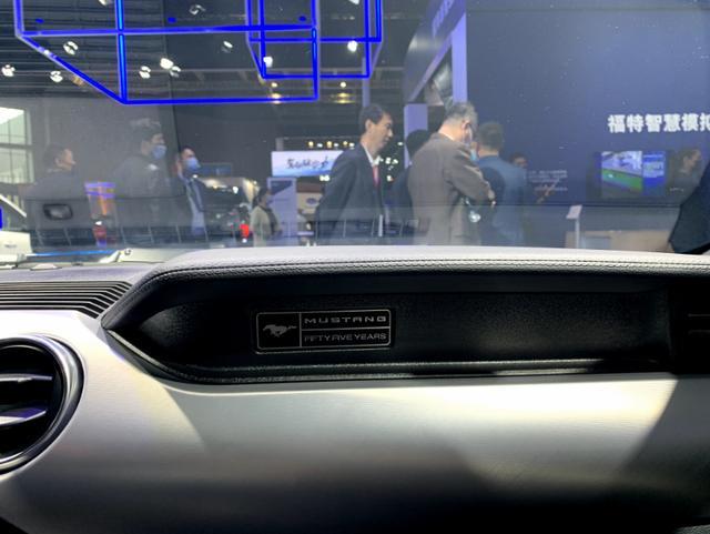 美式肌肉车福特Mustang野马，搭2.3T四缸发动机，到底行不行
