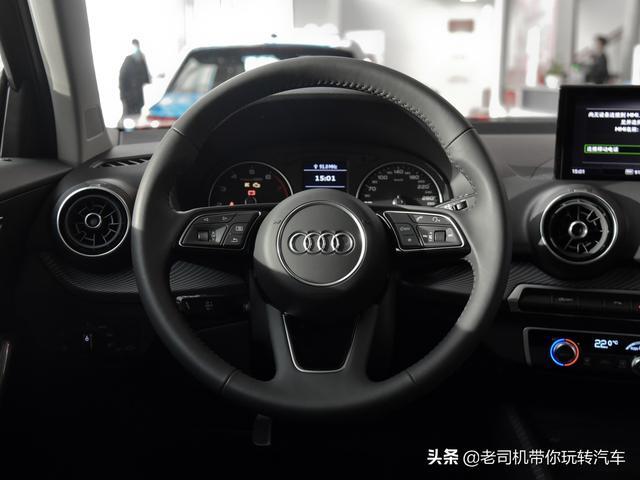 豪华入门价格低廉，品质不低油耗6.1L的豪华品牌SUV，实拍奥迪Q2L