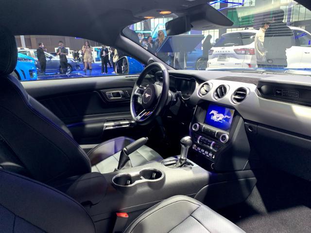 美式肌肉车福特Mustang野马，搭2.3T四缸发动机，到底行不行