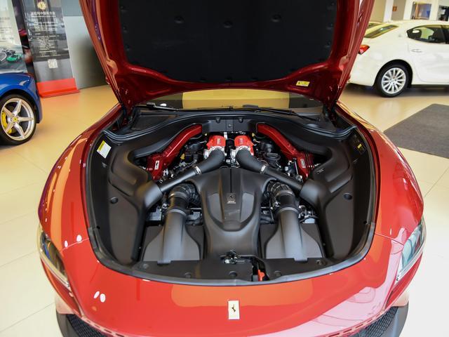 小有成就买得起，进口超豪华品牌入门V8跑车，带你看法拉利Roma