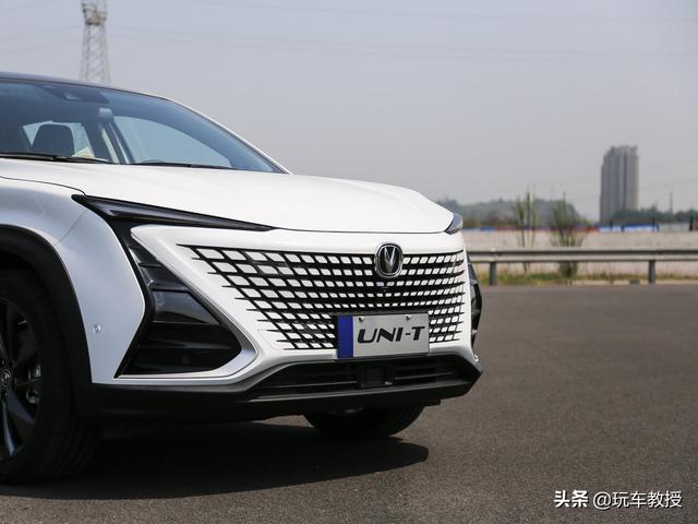 12万级买啥SUV？这三款中国车型不仅帅气 内饰还堪比豪车