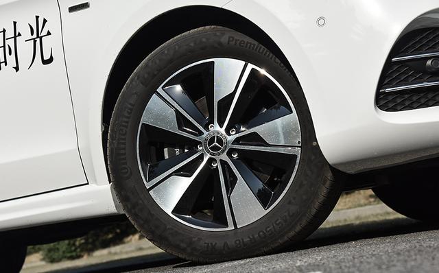 正宗的奔驰商务车，长5米1多换装9AT，配空气悬架不到50万