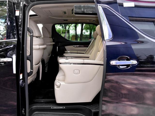 不加价大7座豪华MPV，豪华航空椅，油耗7.1L日系进口，实拍威尔法