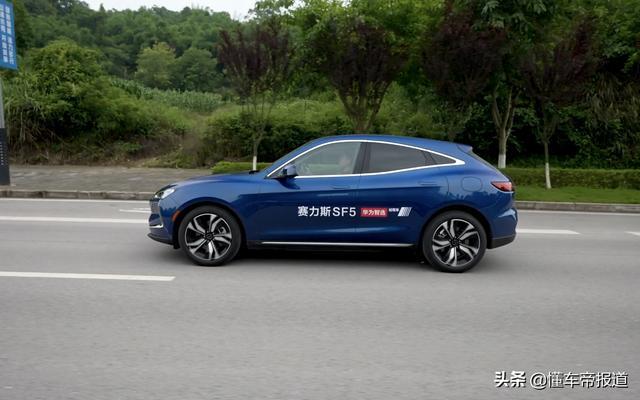 新车｜借华为光环，走自己的路，试驾赛力斯华为智选SF5
