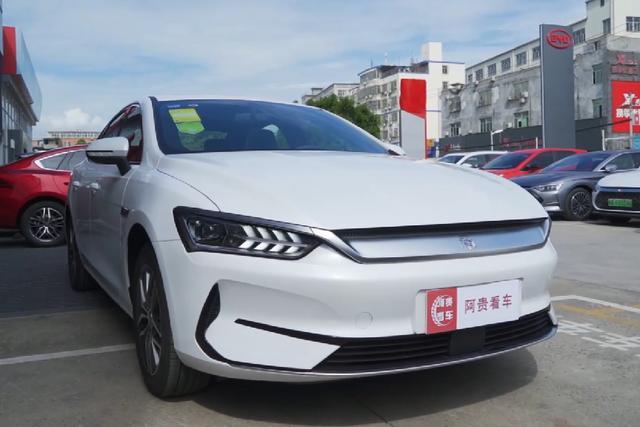 实拍秦PLUS EV，最长续航600km，十万级纯电轿跑的不二之选？