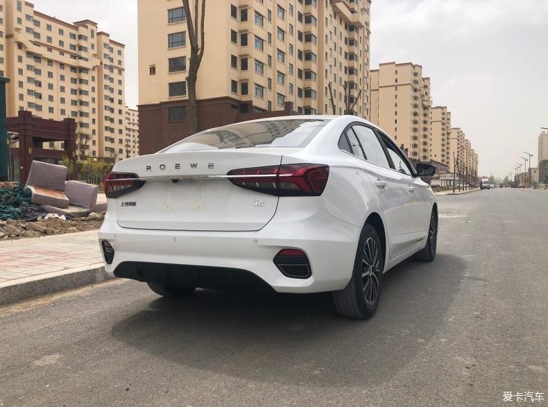 我们家的小车车——荣威i5