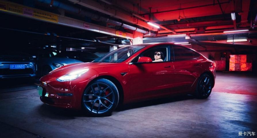 酷酷的Model 3 Performance