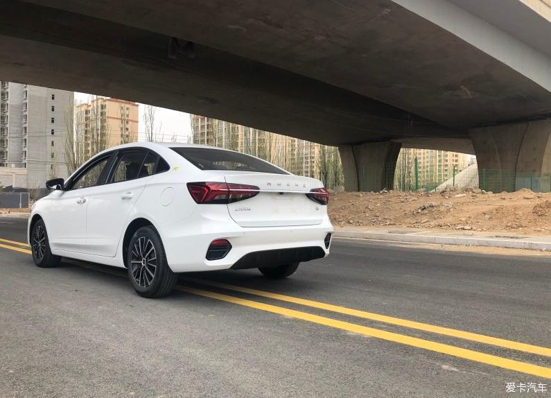 我们家的小车车——荣威i5