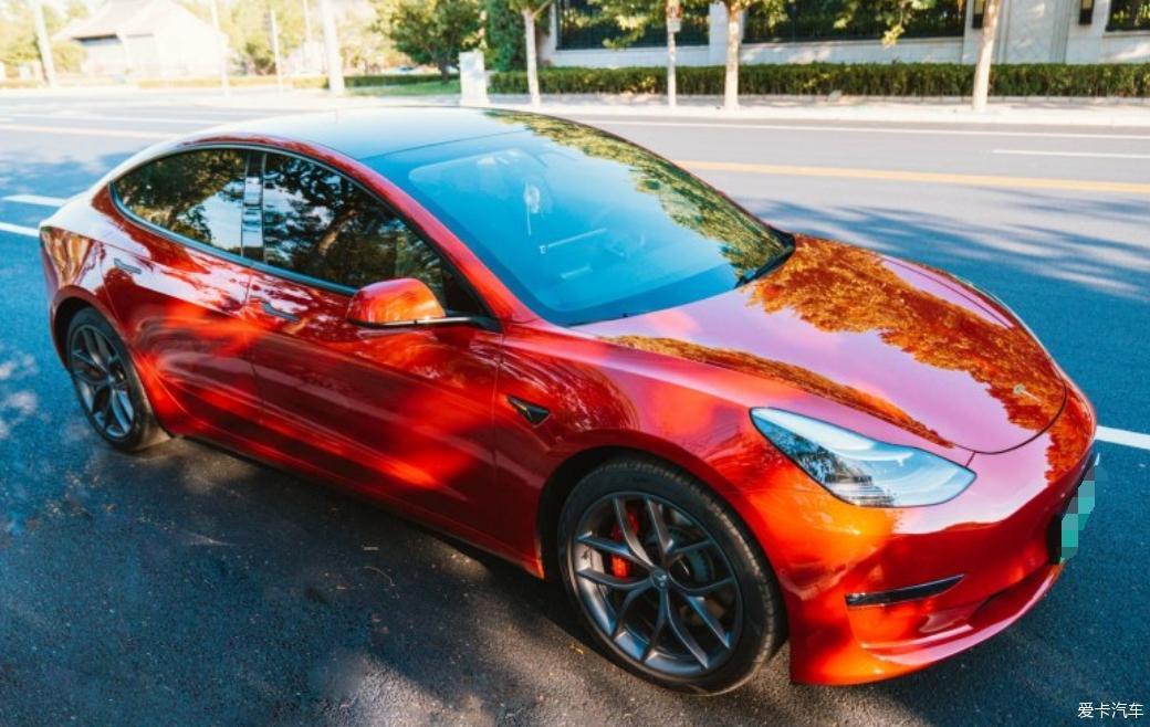 酷酷的Model 3 Performance