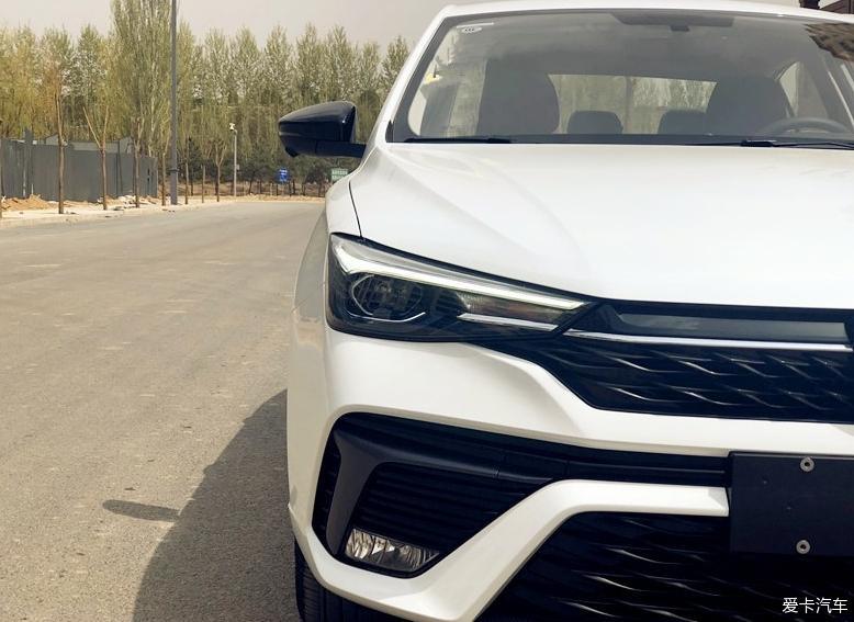 我们家的小车车——荣威i5