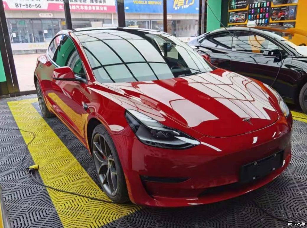 酷酷的Model 3 Performance