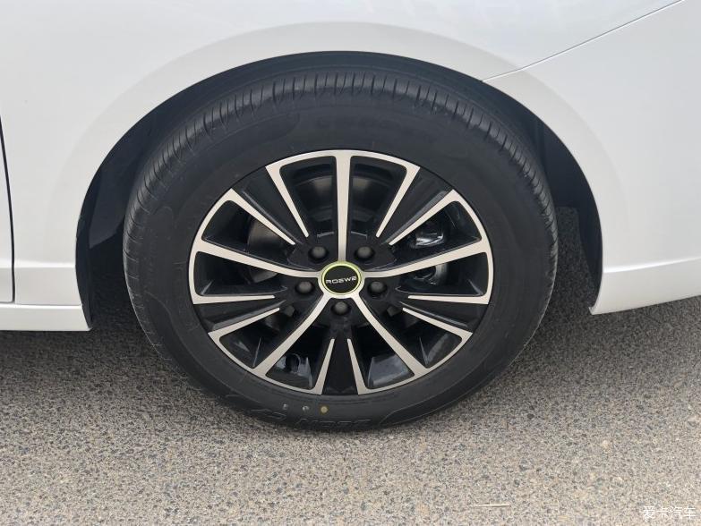 我们家的小车车——荣威i5