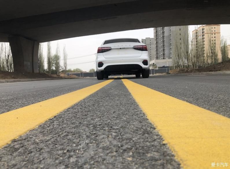 我们家的小车车——荣威i5