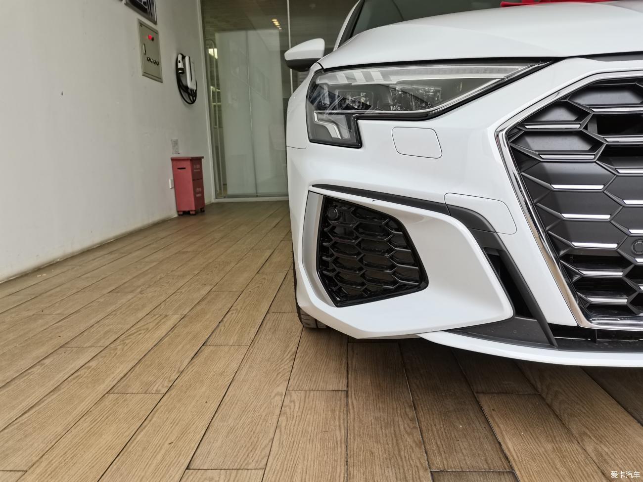<br /></p>
媳妇的人生第一台车---新a3l。<br />
