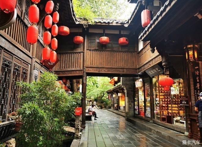 漫步在夕阳下，与帕萨特同行