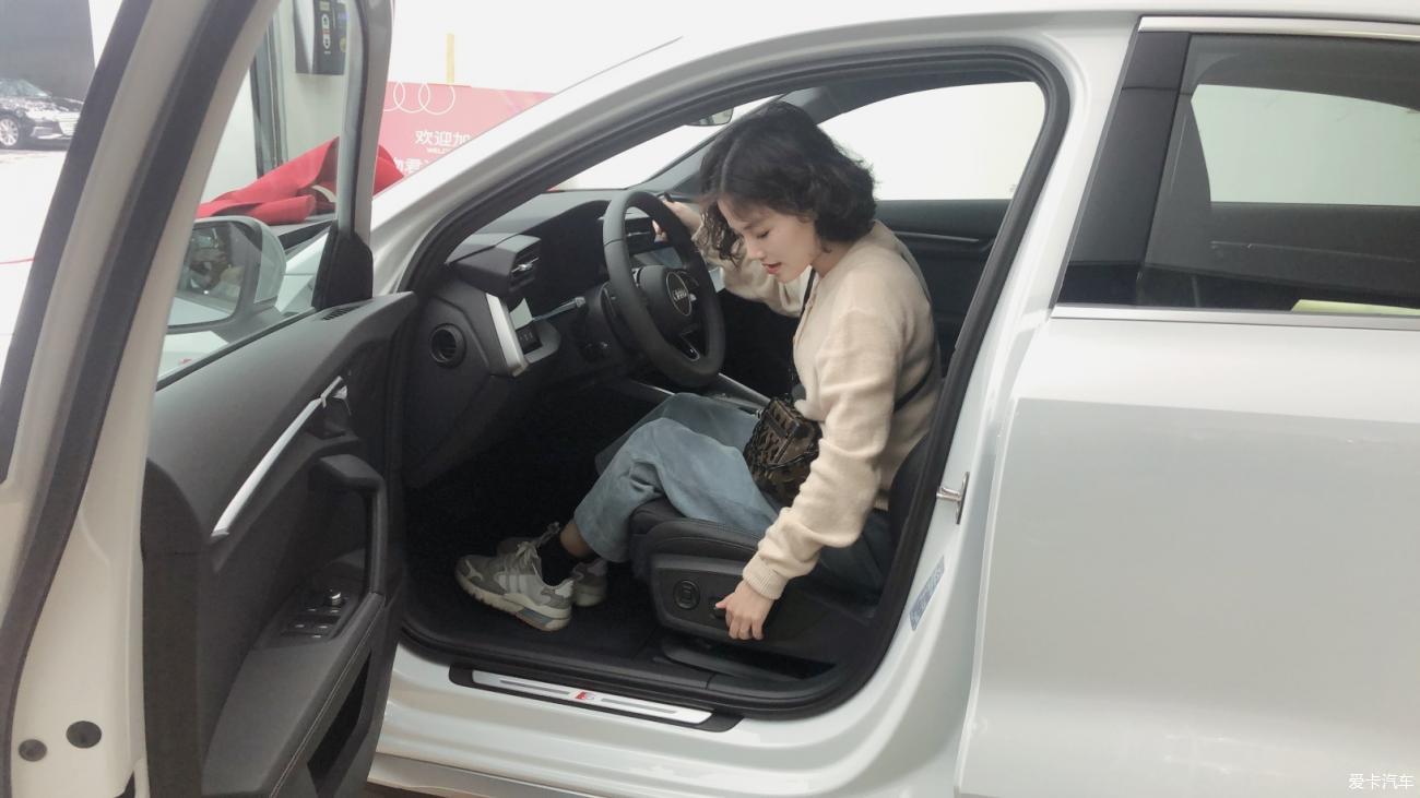 <br /></p>
媳妇的人生第一台车---新a3l。<br />
